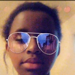 Meet your Posher, Izellah